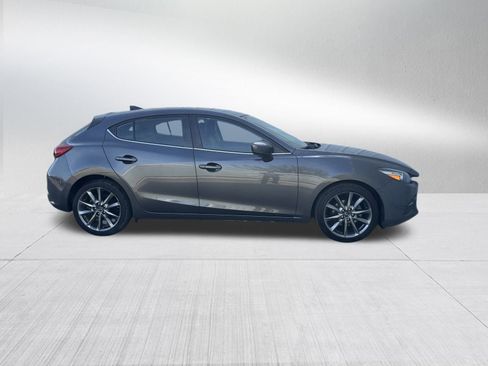 Used 2018 MAZDA MAZDA3 Touring image 5