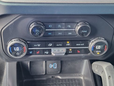 Used 2024 Ford Bronco Outer Banks AWD/4WD image 22
