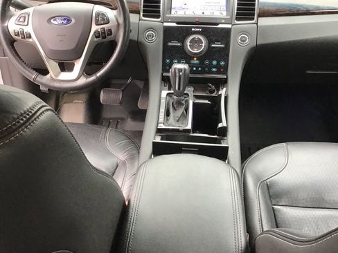 Used 2017 Ford Taurus Limited image 5