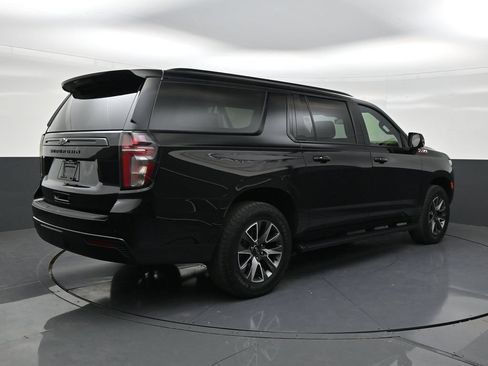 Used 2023 Chevrolet Suburban Z71 w/ Luxury Package AWD/4WD image 5