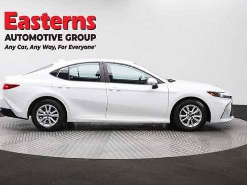 Used 2025 Toyota Camry Hybrid FWD image 4