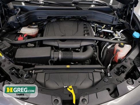 Used 2023 Alfa Romeo Stelvio Veloce AWD/4WD image 16
