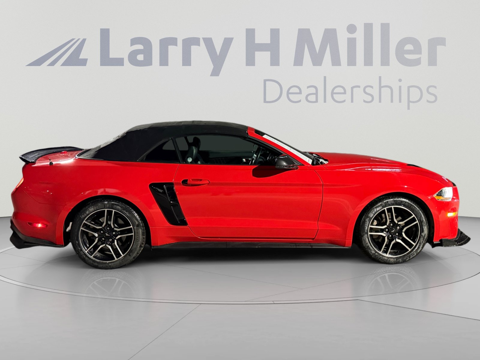 Used 2019 Ford Mustang Premium RWD image 6