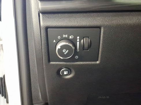 Used 2020 Jeep Grand Cherokee Altitude AWD/4WD image 12