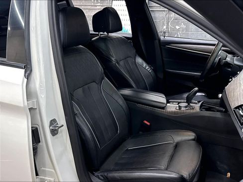 Used 2017 BMW 530i RWD image 10