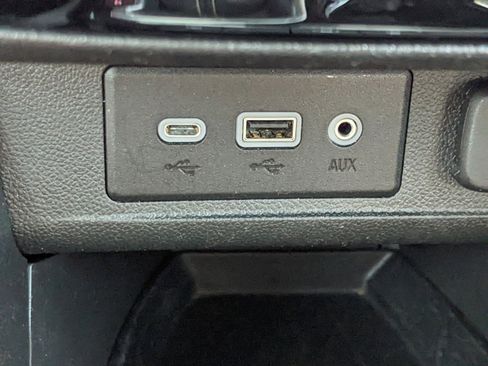 Used 2021 Buick Encore GX Select image 26