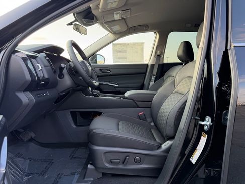 New 2026 Nissan Pathfinder SV image 12