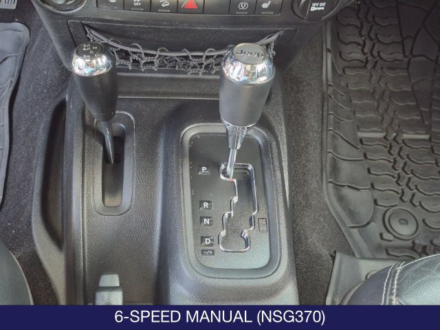 Used 2014 Jeep Wrangler Unlimited Sahara w/ Dual Top Group AWD/4WD image 16