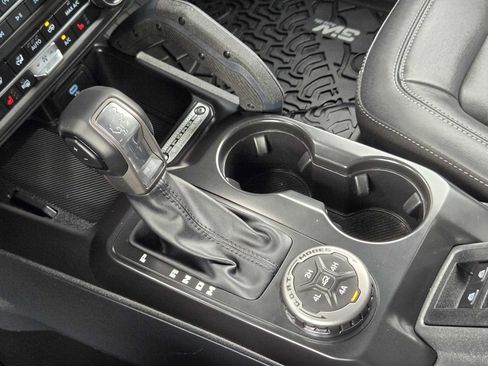 Used 2025 Ford Bronco Badlands w/ Sasquatch Package AWD/4WD image 20