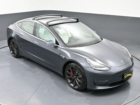 Used 2018 Tesla Model 3 Performance image 44