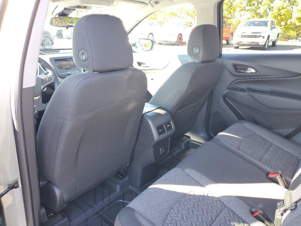 Used 2024 Chevrolet Equinox LT FWD image 28