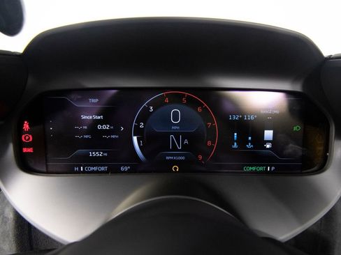 Used 2024 McLaren 750S Spider RWD image 18