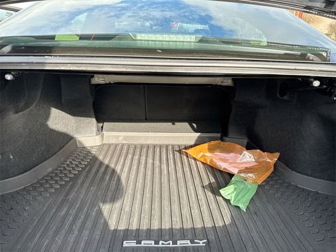 Used 2025 Toyota Camry SE image 34