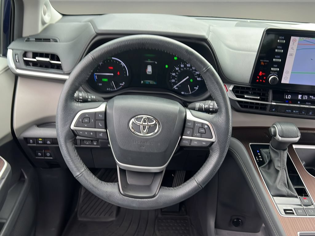 Certified 2024 Toyota Sienna XLE AWD/4WD image 16