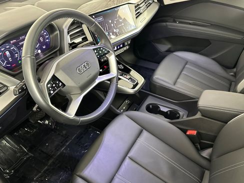 Used 2024 Audi Q4 e-tron Premium Plus image 9