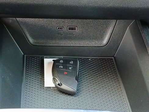 New 2026 Chevrolet Equinox LT w/ Convenience Package II image 19