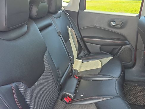 Used 2020 Jeep Compass Trailhawk AWD/4WD image 19