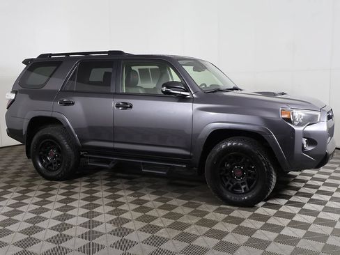 Used 2021 Toyota 4Runner Venture w/ Moonroof Package AWD/4WD image 14