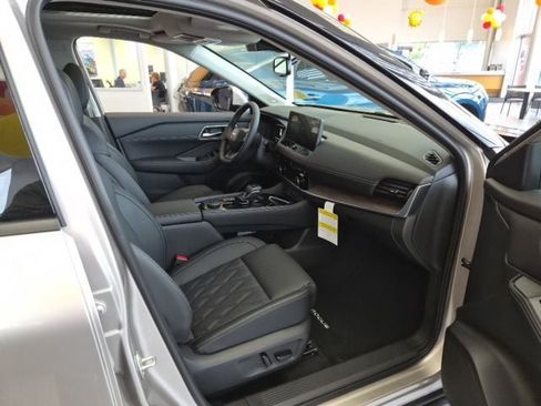 New 2026 Nissan Rogue Platinum AWD/4WD image 12