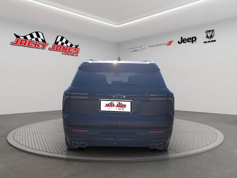 Used 2024 Chevrolet Traverse RS w/ LPO, Floor Liner Package AWD/4WD image 6