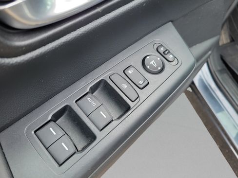 Used 2024 Honda CR-V LX image 23