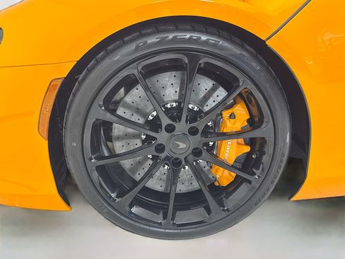 New 2026 McLaren Artura Spider RWD image 9