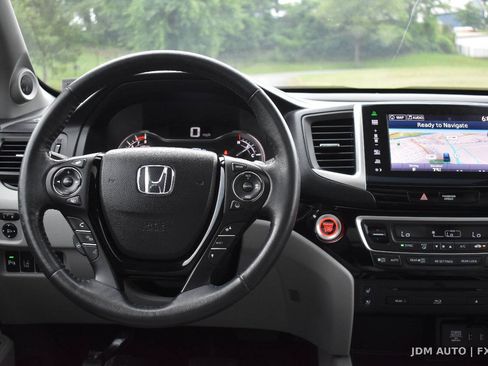 Used 2016 Honda Pilot Elite image 22