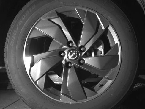 Used 2025 Nissan Rogue SV image 13