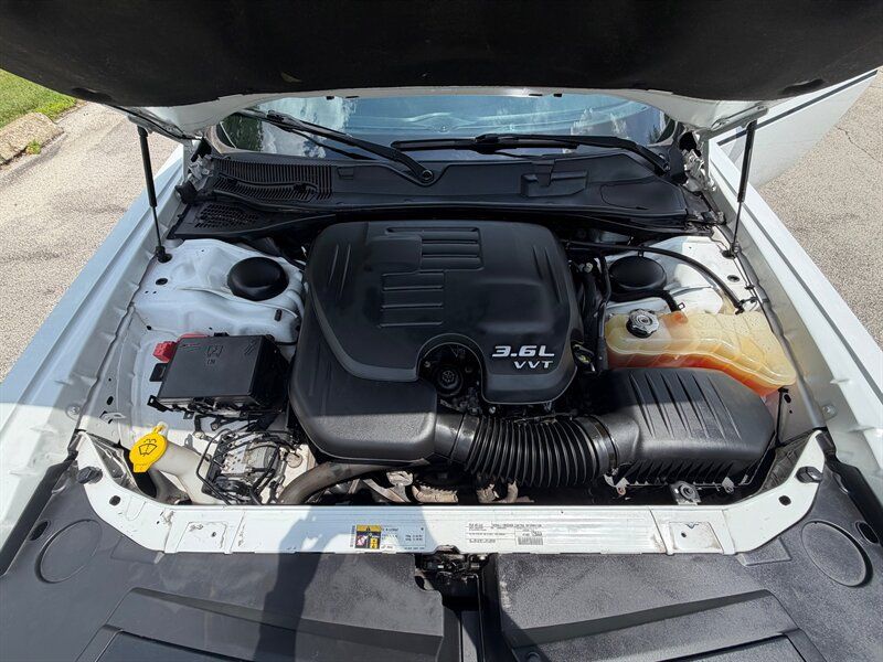 Used 2015 Dodge Challenger SXT Plus RWD image 32