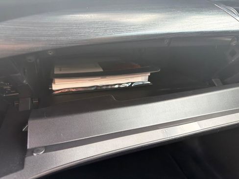 Used 2017 Toyota Avalon XLE image 18