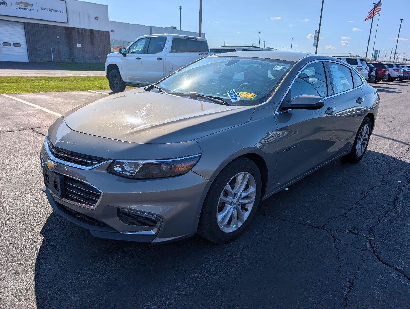 Used 2018 Chevrolet Malibu LT FWD image 4