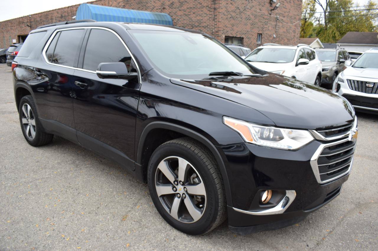 Used 2020 Chevrolet Traverse LT w/ LT Premium Package FWD image 5