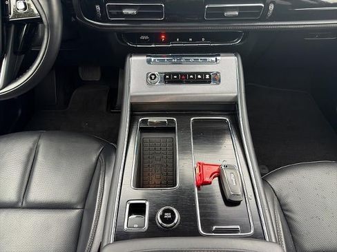 Used 2025 Lincoln Aviator AWD w/ Jet Appearance Package image 18