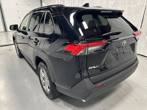 Used 2025 Toyota RAV4 XLE AWD/4WD image 5