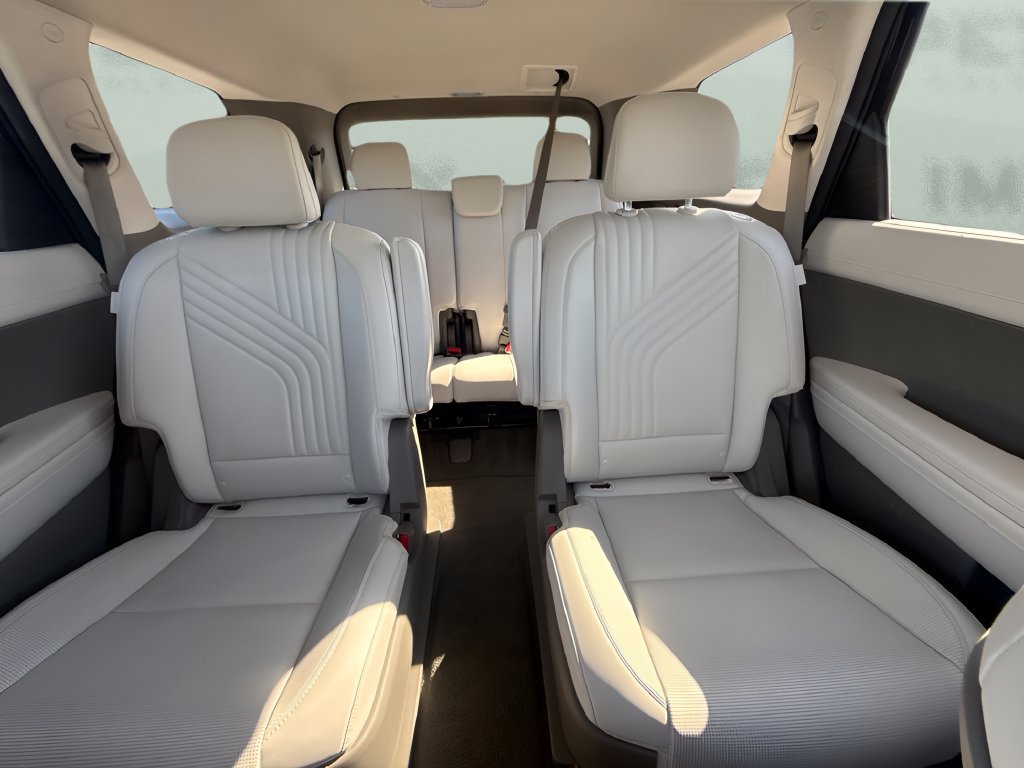 Used 2026 Hyundai Palisade SEL FWD image 13