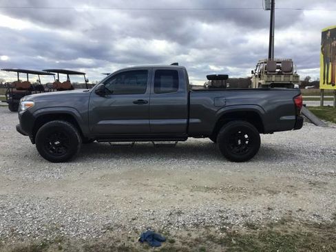 Used 2022 Toyota Tacoma SR RWD image 6