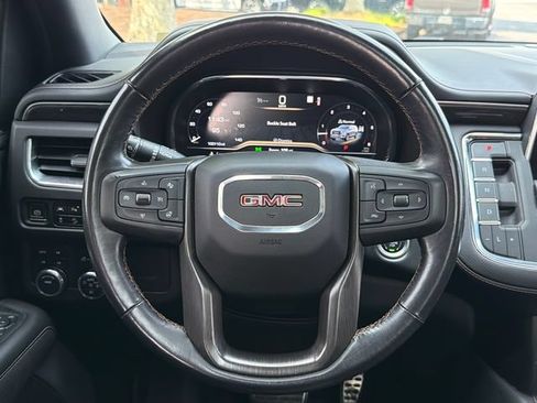 Used 2022 GMC Yukon XL AT4 w/ Technology Package AWD/4WD image 25