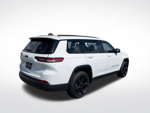 Used 2023 Jeep Grand Cherokee L Laredo image 24