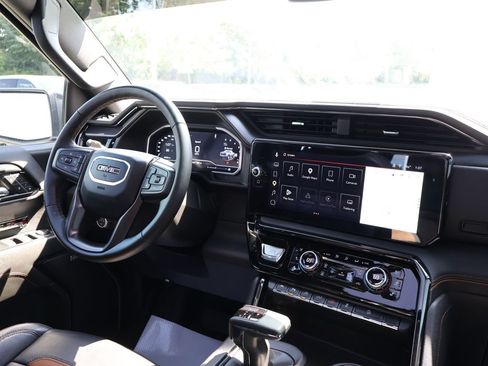 Used 2023 GMC Sierra 1500 AT4 w/ AT4 Preferred Package AWD/4WD image 32