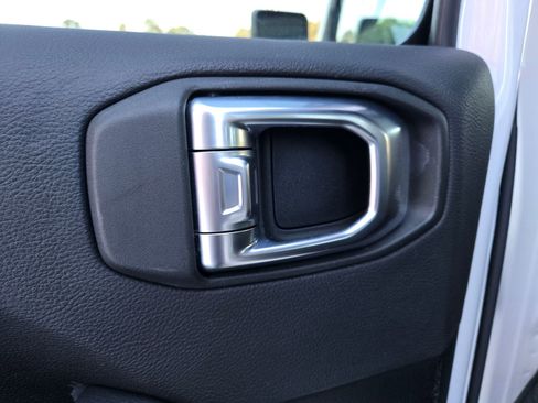 Used 2023 Jeep Gladiator Overland image 27