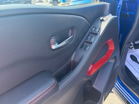 Used 2025 Nissan Frontier PRO-4X AWD/4WD image 13