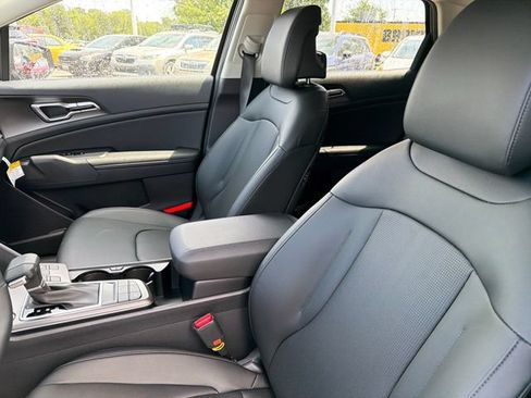 New 2026 Kia Sportage EX FWD image 19
