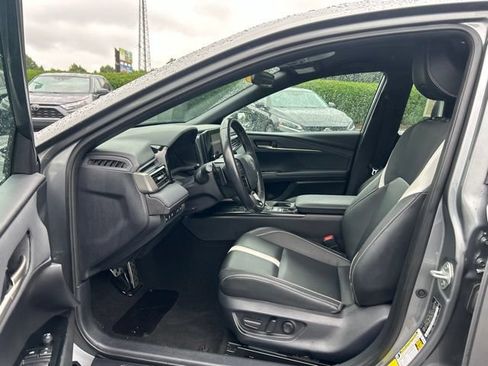 Used 2025 Toyota Camry SE FWD image 16