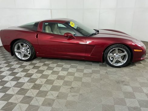 Used 2006 Chevrolet Corvette Coupe w/ Preferred Equipment Group RWD image 16