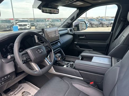Used 2025 Toyota Tundra Platinum AWD/4WD image 14