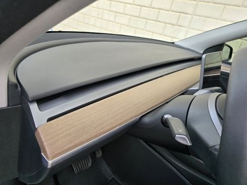 Used 2023 Tesla Model Y Long Range image 19