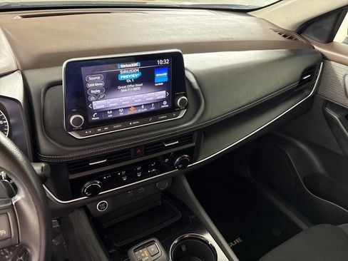 Used 2023 Nissan Rogue S image 23