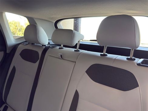 New 2026 Volkswagen Taos SE image 30