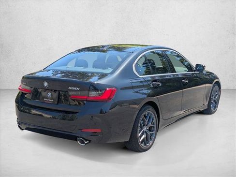 Used 2025 BMW 330i xDrive Sedan AWD/4WD image 4
