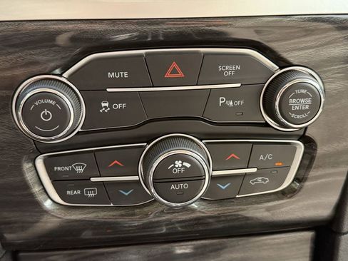 Used 2022 Chrysler 300 Touring L RWD image 24